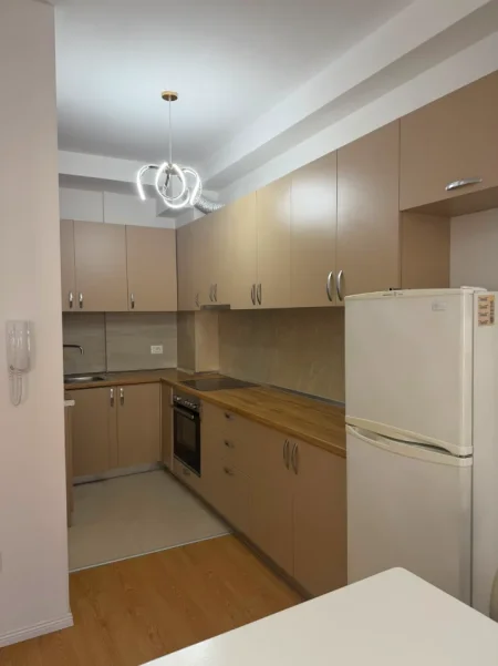 Tirane, jepet me qera Apartament 1+1+Ballkon, Kati 3, 65 m², Çmimi 50.000 Lekë të Reja, në Don Bosko, Tiranë.