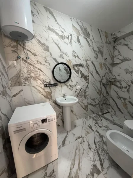 Tirane, jepet me qera Apartament 1+1+Ballkon, Kati 3, 65 m², Çmimi 50.000 Lekë të Reja, në Don Bosko, Tiranë.