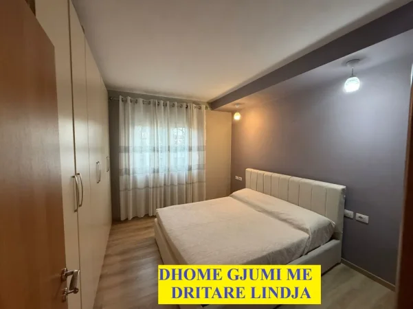 Tirane,Me Qera Apart,cilësor,rinovuar mobilje & paisje reja,tip 1+1,sip.57m²,qera 45'000Lek/muaj, prane ish-markat A.Demi,tek tv.Faxnews K.Cipo.Tirane
