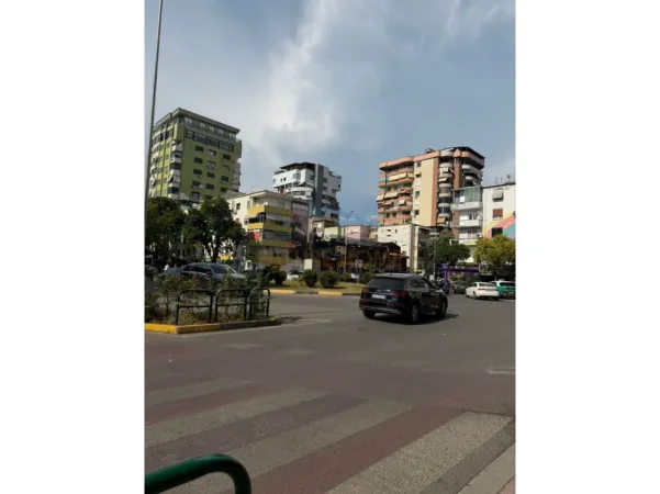 Tirane, shitet apartament 1+1 Kati 2, 85 m² 250.000 € (SHESHI WILLSON)