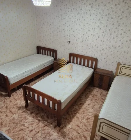 Tirane, jepet me qera apartament 1+1 Kati 1, 55 m² 401 € (5 Maji)