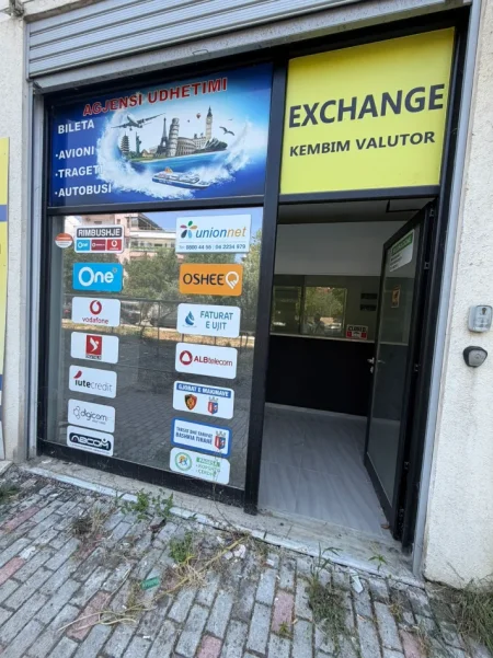 Tirane, jepet me qera ambjent biznesi Kati 0, 25 m² 300 € (Rruga Asllan Shahini)