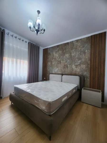 Tirane, jepet me qera Apartament 1+1, Mobiluar,Kati 3,Çmimi 40.000 Lekë të Reja,në FRESK,Tiranë.