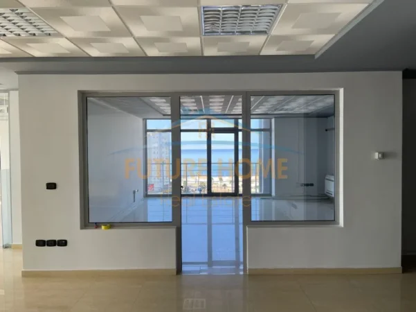 Durres, jepet me qera ambjent biznesi Kati 9, 207 m² 2.000 € (Vollga, Durres)