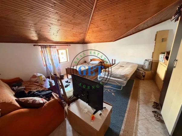 Durres, jepet me qera apartament 2+1 Kati 3, 85 m² 300 € (Këneta)