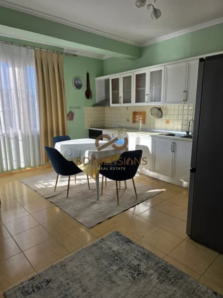 Jepet me qera Apartament 2+1+2 ne Ali Dem, tek Rruga Petro Nini Luarasi D8242Z-23