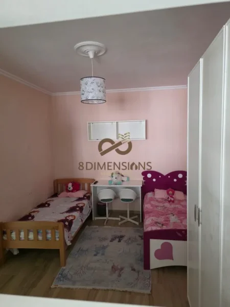 Jepet me qera Apartament 2+1+2 ne Ali Dem, tek Rruga Petro Nini Luarasi D8242Z-23