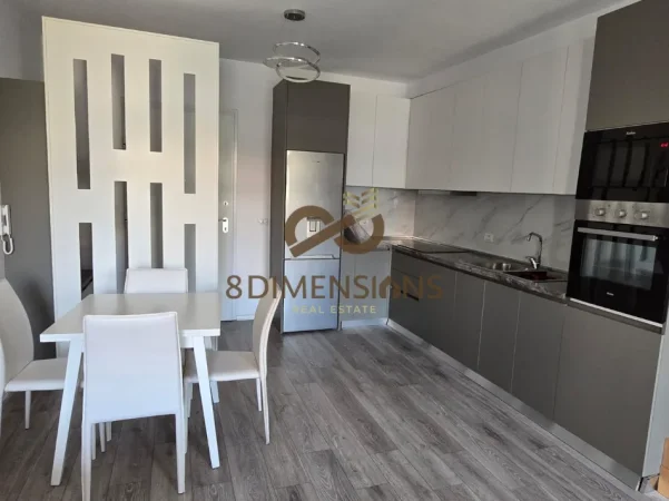 Jepet me qera Apartament 1+1 ne fushen e Ali Demit (D8241A-198)
