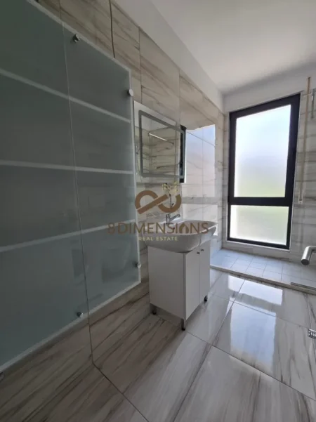 Jepet me qera Apartament 1+1 ne fushen e Ali Demit (D8241A-198)