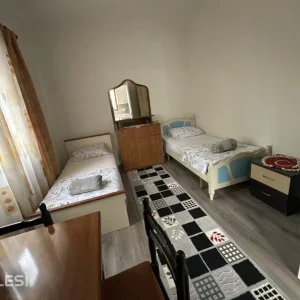 Tirane, jepet me qera Vile 1+1 Kati 2, 40 m² 450 € (rruga at zef pellumbi)