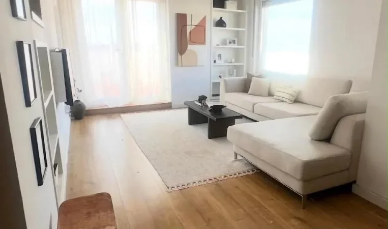 Tirane, jepet me qera apartament+verande | Penthouse 2+1 Kati 7, 180 m² 1.200 € (Bill Klinton)