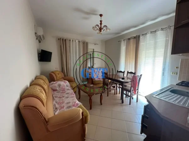 Durres, jepet me qera apartament , 200 € (Shkëmbi i Kavajës)
