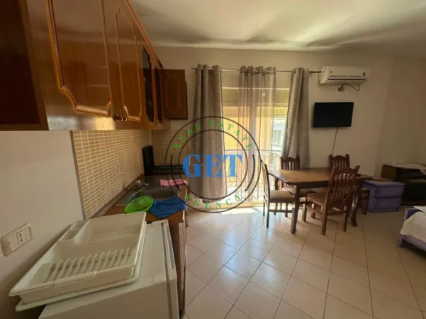 Durres, jepet me qera apartament , 200 € (Shkëmbi i Kavajës)