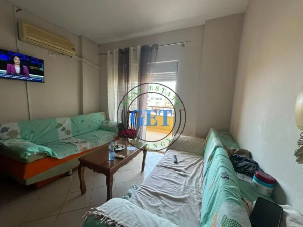 Durres, jepet me qera apartament , 200 € (Shkëmbi i Kavajës)