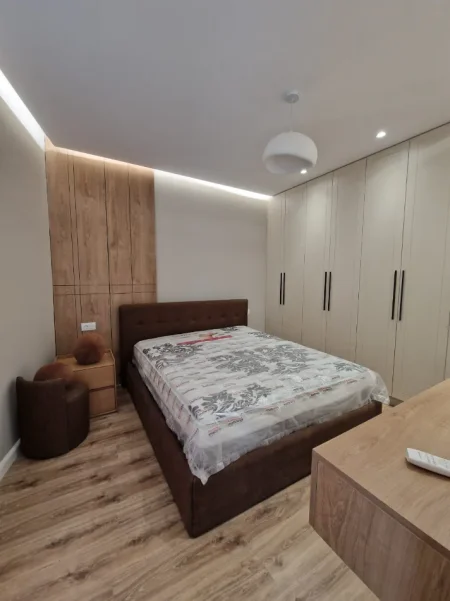 Tirane, jepet me qera apartament 1+1 Kati 4, 80 m² 750 € (RRUGA DRITAN HOXHA)