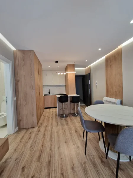 Tirane, jepet me qera apartament 1+1 Kati 4, 80 m² 750 € (RRUGA DRITAN HOXHA)