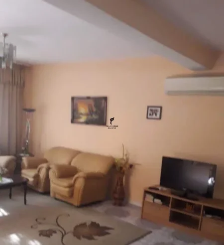 Tirane, jepet me qera Vile Vile 3 Katshe , 272 m² 2.000 € (DON BOSKO)