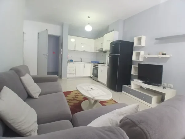 Tirane, jepet me qera apartament 1+1 Kati 3, 65 m²