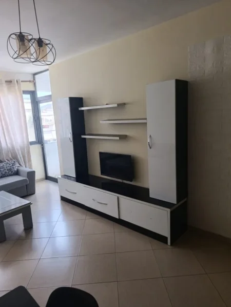 Tirane, jepet me qera apartament 2+1 Kati 8, 90 m² 450 € (Astir)