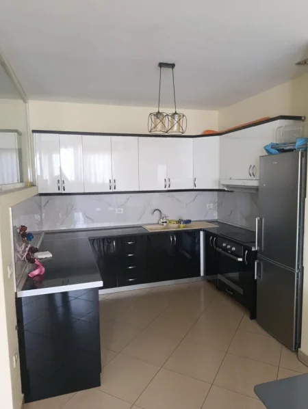 Tirane, jepet me qera apartament 2+1 Kati 8, 90 m² 450 € (Astir)