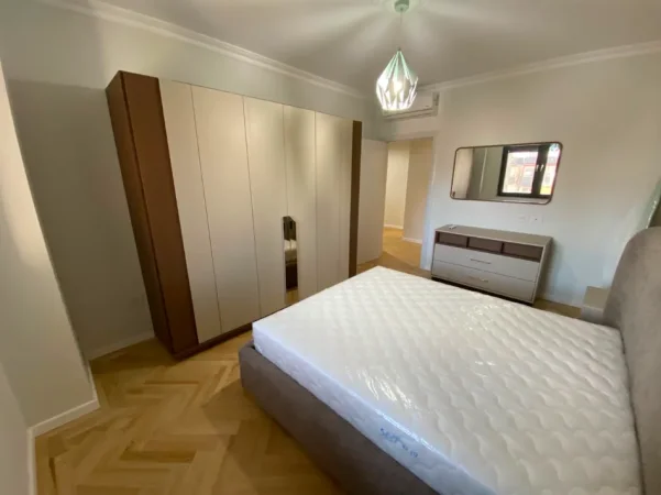 Durres, jepet me qera apartament 1+1 , 85 m² 850 € (Vollga)