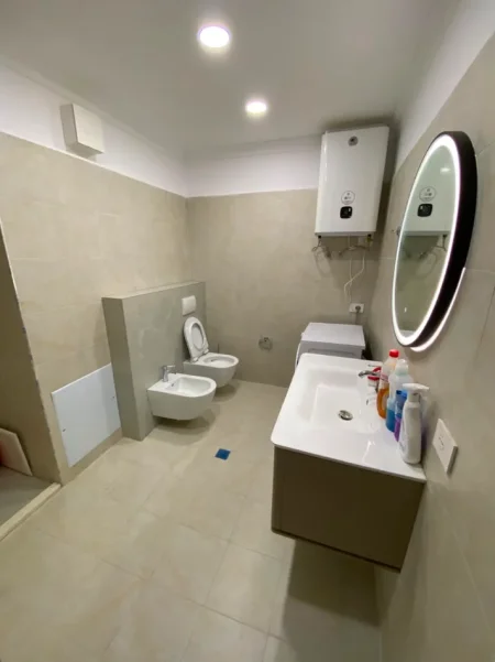 Durres, jepet me qera apartament 1+1 , 85 m² 850 € (Vollga)