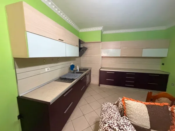 Tirane, jepet me qera apartament 2+1+Aneks+Ballkon Kati 2, 100 m² (Astir)