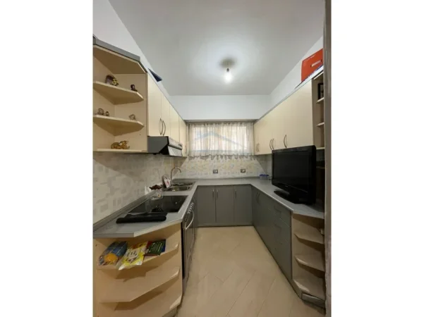 Durres, jepet me qera ambjent biznesi Kati 0, 60 m² 800 € (Lagja 17, Durres)