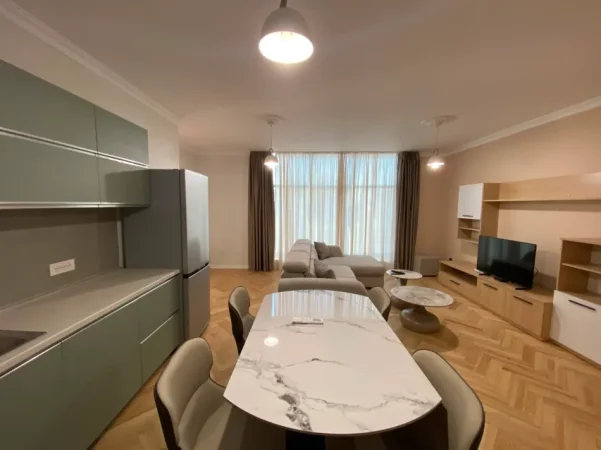 Durres, jepet me qera apartament 1+1 , 85 m² 850 € (Vollga)