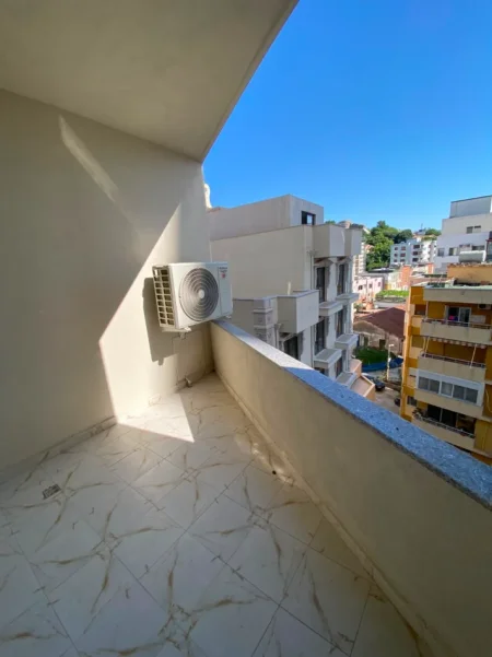 Durres, jepet me qera apartament 1+1 , 85 m² 850 € (Vollga)