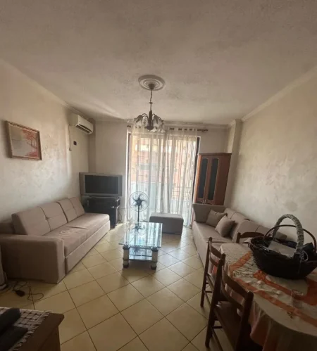 Tirane, jepet me qera apartament 1+1 Kati 7, 60 m² 500 € (Don Bosko)