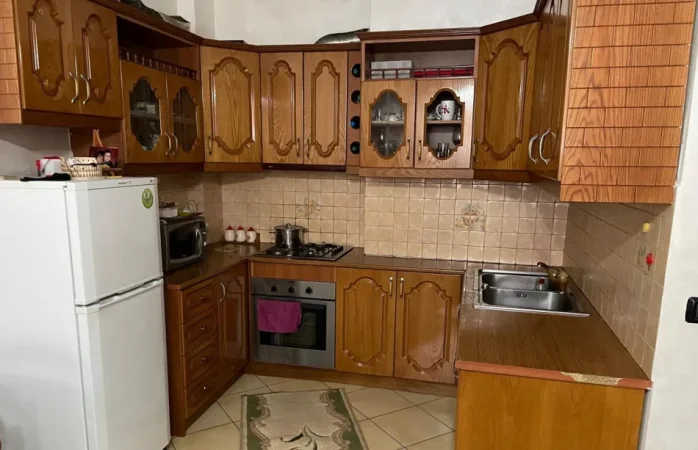 Tirane, jepet me qera apartament 1+1 Kati 7, 60 m² 500 € (Don Bosko)