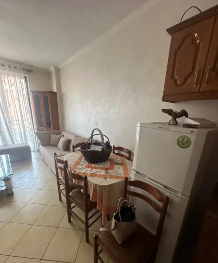 Tirane, jepet me qera apartament 1+1 Kati 7, 60 m² 500 € (Don Bosko)