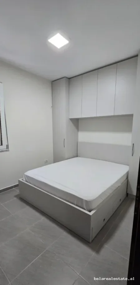 Tirane, jepet me qera apartament 1+1 Kati 4, 47 m² 573 € (Petro Korcari)