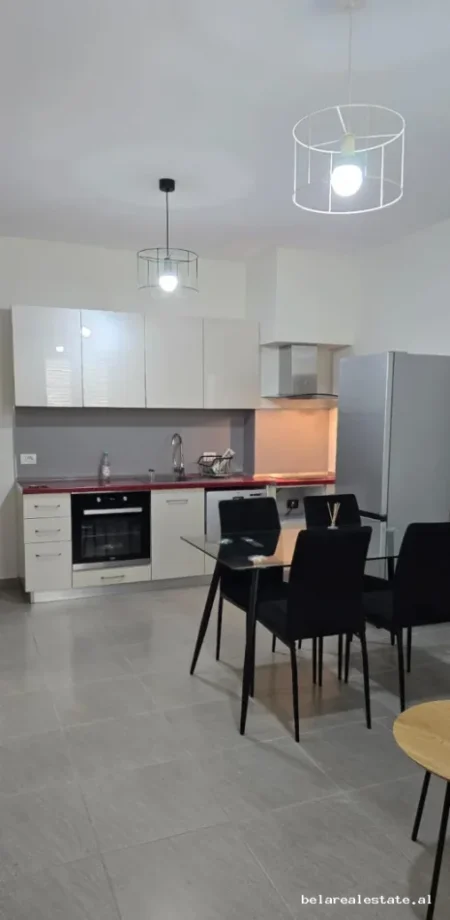 Tirane, jepet me qera apartament 1+1 Kati 4, 47 m² 573 € (Petro Korcari)