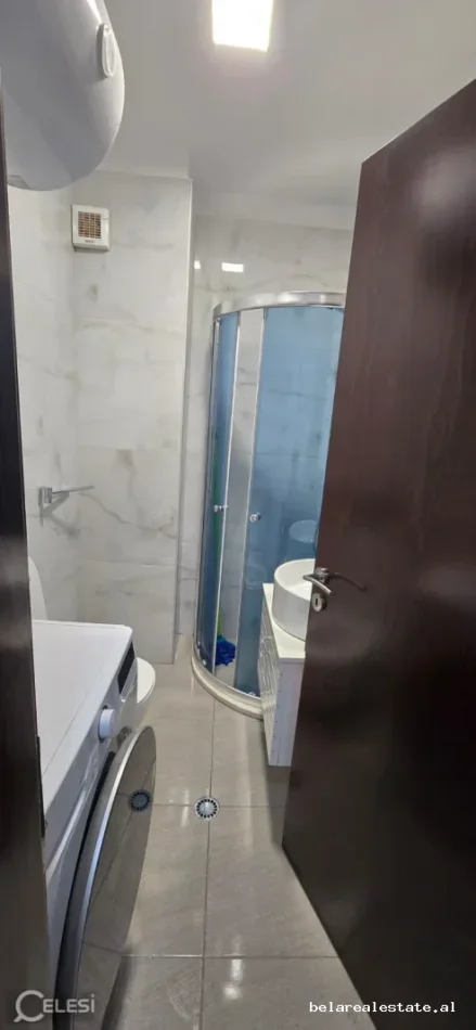 Tirane, jepet me qera apartament 1+1 Kati 4, 47 m² 573 € (Petro Korcari)