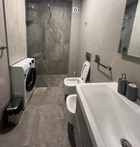 Durres, jepet me qera apartament 1+1 , 65 m² 750 € (Vollga)