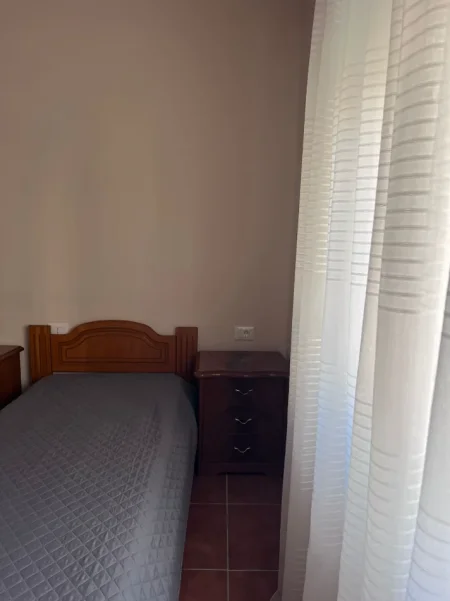 Tirane, jepet me qera apartament 2+1 Kati 4, 90 m² 600 € (Rruga Pjeter Budi)