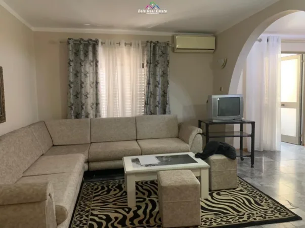 Tirane, jepet me qera apartament 2+1+Ballkon Kati 5, 100 m² 650 € (Rruga Fortuzi)