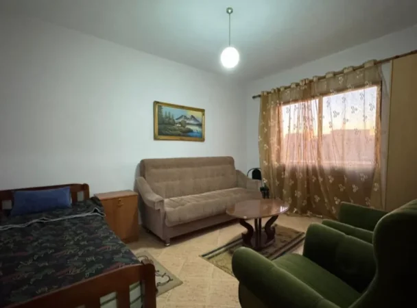 Shqiperi, jepet me qera apartament 2+1 Kati 4, 80 m² 520 € (LAPRAKE)