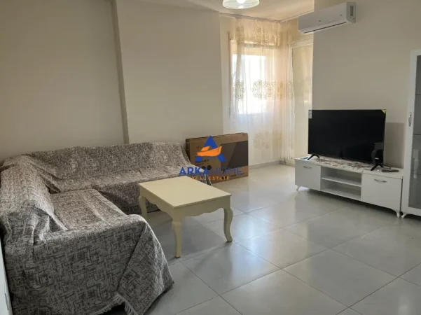 Tirane, jepet me qera apartament 2+1+Ballkon Kati 9, 92 m² 534 € 