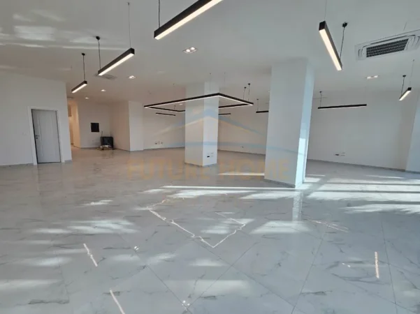 Durres, jepet me qera ambjent biznesi Kati 3, 185 m² 1.800 € (Vollga, Durres)
