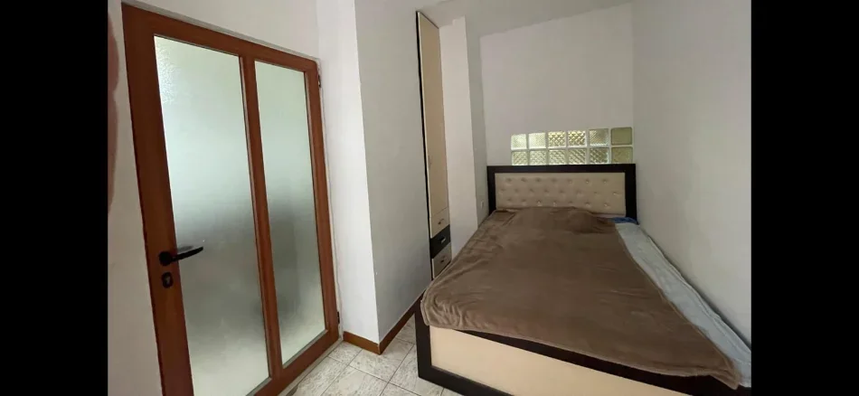Tirane, jepet me qera apartament 1+1 Kati 4, 50 m² 500 € (MYSLYM SHYRI)