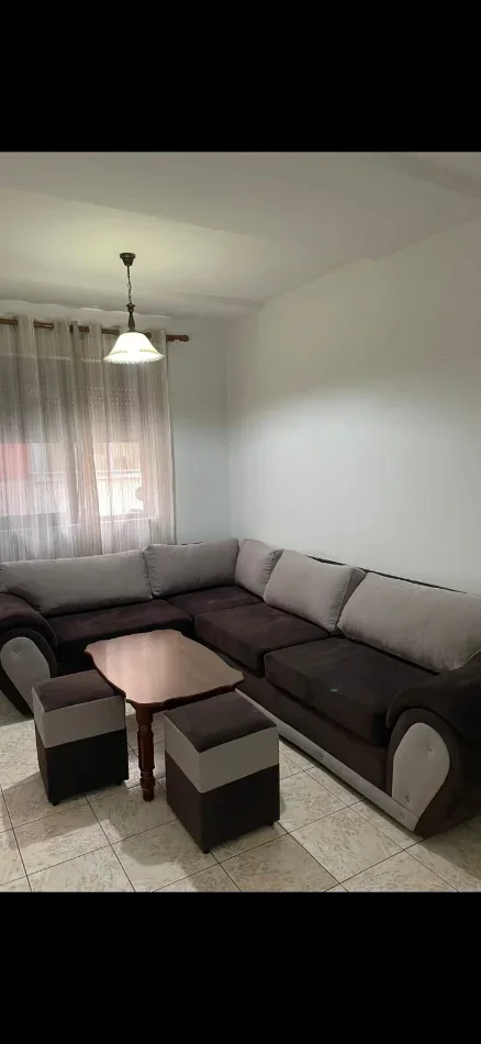 Tirane, jepet me qera apartament 1+1 Kati 4, 50 m² 500 € (MYSLYM SHYRI)