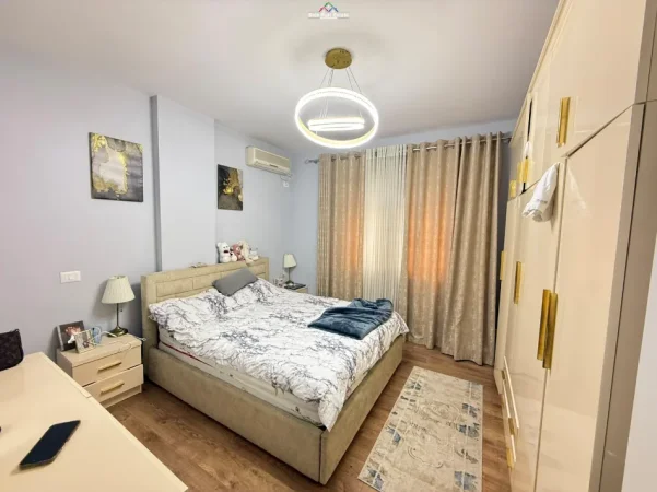 Tirane, jepet me qera apartament 2+1+Ballkon Kati 3, 86 m² 730 € (Frosina Plaku)