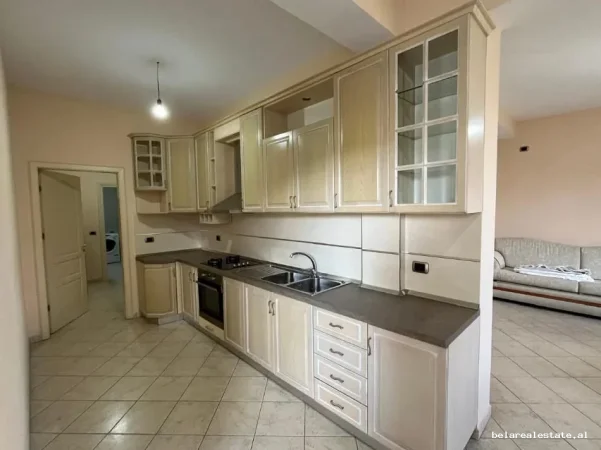 Tirane, jepet me qera Vile 2+1+Ballkon Kati 1, 95 m² 400 € (Seit Gega)