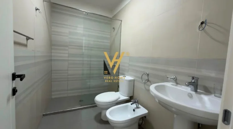 Tirane, shitet apartament 1+1+Ballkon Kati 1, 67 m² 125.000 € (KODRA E DIELLIT)
