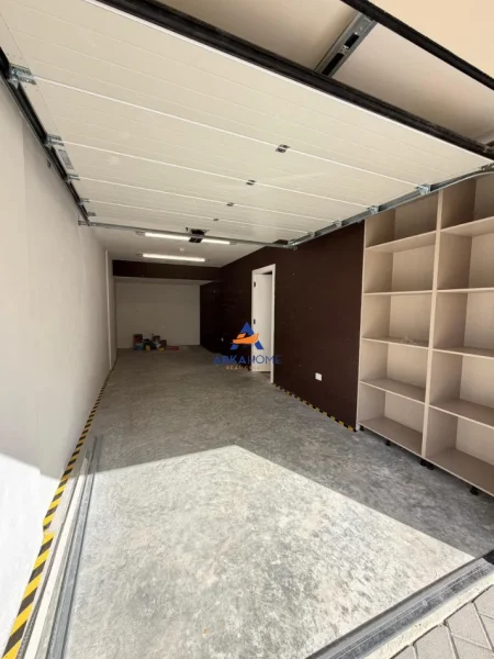 Tirane, jepet me qera Vile 3+1 Kati 3, 196 m² 2.352 € 