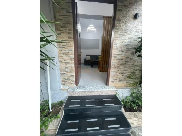 Qera, Garsoniere, Rruga Frosina Plaku, Tiranë. 0696069906