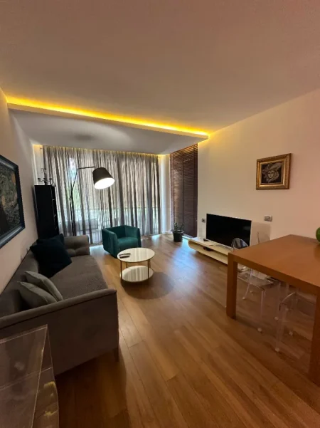 Tirane, jepet me qera apartament 2+1+Ballkon Kati 3, 111 m² 900 € (Liqeni i Thate)